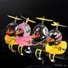 NONE Ornamenti per auto giocattolo con anatra di gomma Decorazioni per cruscotto per auto con anatra gialla Spremere corna per bicicletta con anatra con casco con elica per pistola dorata