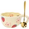 XinHuiGY Tazza da tè in ceramica, tazza da caffè kawaii, Regalo per donne, tazza creativa con fiore con cucchiaio, tazze estetiche, regalo di Natale per amiche, uomini, mamma, nonna, insegnante (Fragola)