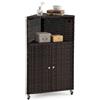 COSTWAY Armadietto da Esterno Angolare, Armadio da Esterno in Rattan PE con Ruote Bloccabili, 2 Ripiani Aperti e 2 Ante, Credenza da Cucina per Giardino, Piscina e Terrazza, 66 x 47 x 111 cm