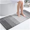 OLANLY Tappeto da bagno, 119 x 51 cm, in microfibra, extra morbido e assorbente, antiscivolo, in peluche, a pelo lungo, lavabile in lavatrice, per pavimento, vasca e doccia, grigio