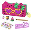 Mattel Hello Kitty Astuccio Spiaggia Tutti Frutti, Tema Cocomero con 2 Mini Personaggi, Blocco per Appunti e Accessori, Giocattolo per Bambini 3+Anni,GVC40