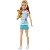 Barbie - Stacie, bambola bionda con coda di cavallo e un cucciolo, con abiti e accessori sportivi inclusi, dal film Barbie and Stacie to the Rescue, giocattolo per bambini, 3+ anni, HRM05
