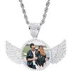 OTXIXTO Collana Hip Hop Personalizzata per Uomo Donna Ciondolo con Foto ali d'Angelo Collana Memoriale Personalizzata con Foto Dentro/Testo Regali per Papà e Fidanzato (A1, 20'')