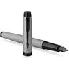 Parker IM Black Edition Premium - Penna stilografica, colore grigio acromatico opaco con finiture nere, pennino fine, inchiostro nero, in confezione regalo