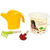Theo Klein 7621 Set secchiello da spiaggia - Giardino I Include annaffiatoio, paletta e rastrello con manico corto in legno I Plastica riciclata I Anti-UV, Giocattoli per bambini dai 18 mesi in su