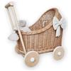 WikliBOX Passeggino per bambole in vimini di colore naturale (marrone) su ruote in legno con biancheria da letto e fiocchi, per bambini a partire da 1 anno