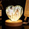 Keruidian Foto di cristallo 2D personalizzata a forma di cuore con base luminosa, foto in vetro inciso al laser, regali personalizzati (A)