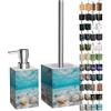 Sanilo Set di accessori per il bagno, dispenser di sapone e scopino WC, materiale di alta qualita, che attira l'attenzione in ogni bagno (Waterworld)