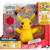 Bandai - Pokémon - Pikachu Deluxe interattivo e suoi accessori - Giocattolo Pokémon con luci suoni e movimenti, personaggio Pikachu elettronico + di 50 interazioni - Giocattolo per bambini 4 anni in +