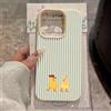 NONE Custodia Morbida in Silicone con Motivo Anatra Gialla a Righe e Texture Lychee per iPhone 17 11 12 13 14 15 16 Pro Max 14 Plus 17 Air