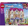 LEGO Friends 42704 Grand Hotel di Heartlake City, Giocattolo con 6 Mini Bamboline, 2 Animali e Accessori, Regalo Bambine 9+