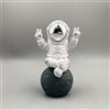 Home Bei Statuina astronauta decorativa a forma di astronauta, decorazione per scrivania e tavolo, graziosa statuetta spaziale, decorazione per torte e regalo artigianale (statuetta astronauta argento e bianca