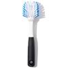 OXO Good Grips Spazzola piatti con raschietto integrato, sicura per antiaderente, impugnatura comoda antiscivolo, setole nylon resistenti, utensile cucina lavabile