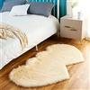 Hruile Tappeto a forma di cuore, in finta pelliccia di pecora, ultra morbido, moderno, per interni, per soggiorno, camera da letto, divano, cameretta dei bambini, 50 x 100 cm, beige
