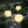 tectake® Cubo luminoso LED, Lampada da terra, luci da esterno e interno RGB 16 colori, telecomando, polietilene resistente, tavolino o pouf esterno luminoso, luci giardino decorative - L - 43x43x43 cm