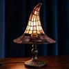 Generic Lampada a forma di cappello da strega in vetro colorato, realizzata a mano, stile retrò, alimentata tramite USB, luce notturna per Halloween, decorazione per la casa, per camera da letto e libreria