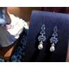 Orecchini A Chiodo Argento Art Deco Perla Finta Incastonata In CZ Bianca SB1
