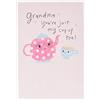 Hallmark Biglietto di compleanno per nonna, con simpatico design con tazza di tè