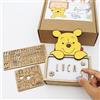 WONDEE Disney Lampada Winnie the Pooh Neonato Personalizzata Con Nome e Disegni Personalizzabile a Casa con la Famiglia - Luce Notturna Orsetto Winnie Pooh, Regalo Neonato e Battesimo Bimbo e Bimba
