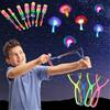 JSMTKJ Elicottero giocattolo per mosche, 30 pezzi, luce a LED, catapulta, giocattolo elastico powered sling shot razzo copters per bambini e adulti