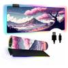 FANSU Tappetino Mouse RGB XXL, Luce LED Tappetino Mouse in Gomma Antiscivolo, Stampa di Luna Albero Mousepad Grande per PC, Laptop e Giochi Competitivi (Montagna,900x400x4mm)
