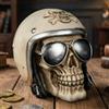 MIJOMA Salvadanaio a forma di teschio - Salvadanaio a forma di teschio dipinto a mano in poliresina con lucchetto di sicurezza - Conservazione elegante per risparmiare (con casco da moto chiaro)