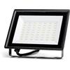 VoltShine Proiettore LED nero 50 W pressofusione, ideale per illuminare spazi esterni con efficienza e stile. Il suo design robusto garantisce durata e prestazioni elevate.