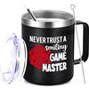 Livole Regali di Natale per uomini, giocatori, Zocker, amanti dei giochi da tavolo, tazza da tavolo Never Trust A Smiling Game Master, regalo divertente, 350 ml, tazza termica con manico