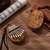 VEELU Kalimba 8 tasti con nome e testo personalizzati, mini pianoforte marimba thumb piano strumenti musicali in legno portatili regalo di Natale per principianti (Nome)