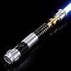 GADGETS 4 EVERYONE SaberLabs - Spada laser con app Bluetooth, oscillazione fluida, 16 caratteri sonori, 3 effetti di luce, cambio colore infinito e controllo del movimento, sciabola leggera per adulti