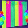 APUXXJUPA 2 tende colorate con frange fluorescenti, 9 x 1,8 m che si illuminano al buio, forniture per feste, decorazioni a vapore per feste a tema neon, decorazioni di compleanno, sfondo fotografico