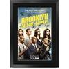 HWC Trading - Immagine autografata A3 FR Brooklyn Nine-Nine Andy Samberg, con cornice A3