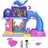 Mattel Polly Pocket Pollyville - Acquario con Shani, playset con 2 bambole Polly e Shani, gioco d'acqua, 1 macchina e 11 accessori tra cui 8 cuccioli marini inclusi, giocattolo per bambini, 4+ anni, HKW15
