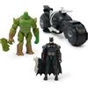 DC Comics, Batman vs. Swamp Thing Armoury Attack Batcycle Set, Esclusivo personaggio corazzato di Batman e Swamp Thing con accessori, giocattoli per bambini per ragazzi e ragazze dai 4 anni in su