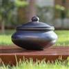 Swadeshi Blessings Gamma Esclusiva di Dahi Handi in Terracotta Naturale/Contenitore per Yogurt/Vaso di Argilla con Coperchio, Adatto per Servire (Tradizionale Nero 1,3 Litri)