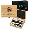 Maverton Cavatappi Elettrico per Vino + Apribottiglie Birra - Set da 6 Pezzi - Personalizzazione con Stampa - Scatola in Legno di Bambù - dimensioni 27x22x7 cm - per Lui - Cognome
