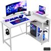 Devoko Scrivania Da Gaming Angolare 120x80 cm Supporto Doppio Monitor, Illuminazione LED, Ripiano Regolabile In Altezza, Finitura Effetto Carbonio, Scrivania PC Gamer Con Scaffali Laterali, Bianco
