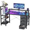 APICIZON Scrivania Gaming 130 cm con Libreria - Scrivania per PC Reversibile con Luci LED RGB, 2 Porte USB, Supporto per Cuffie e Portabicchieri, Effetto Carbonio Nero