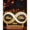 REGALOCREATIVO Lampada Personalizzata con Tua Foto e Testo. Infinito (22x15 cm). Quadro Foto LED Comodino ideal Deco Casa. Luce Notturna Presa Tavolo Regalo Compleanno, San Valentino.