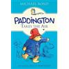 Michael Bond Paddington Takes the Air (Tascabile) Paddington