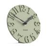 Jones Clocks® Hampstead Orologio da scrivania | Autonomo | Verde salvia | Eleganti numeri modellati in rilievo | Ideale per mensole, camino, soggiorno, ufficio domestico o comodino