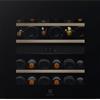 Electrolux Serie 700 EWCD280B6B Cantinetta Vino da Incasso 26 Bottiglie Classe F Doppia Zona di temperatura Altezza 60 cm Estetica vetro nero con profili in acciaio