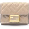 FENDI Portafoglio compatto tripla piega logo FENDI Baguette FF 8M0395AAJDF0E65 pelle