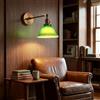 B·LED BARCELONA LED BARCELONA LED Applique da Parete Vintage Industriale BANQUI Verde | Paralume in Vetro Verde e Struttura Oro Bronzo | Attacco E27 | Braccio Orientabile 180° | Lampada da Soggiorno Corridoio