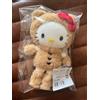Hello Kitty Mascotte Peluche Porta Orso Tuta Hello Kitty Exhibition Limited