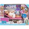 Nancy - A SPA Day, bambola con asciugamano e lettino SPA, set per realizzare maschere, trucco e accessori di bellezza, per bambine/i dai 3 anni, Famosa NAC37000