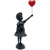 Newmyth Statua in resina a forma di ragazza carina con palloncino, per decorare la casa, statua di Banksy con palloncino a cuore rosso, scultura d'arte moderna per tavolo e libreria