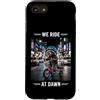 Night Rad Raccoon Co. Custodia per iPhone SE (2020) / 7/8 We Ride At Dawn Raccoon Triciclo City Rider
