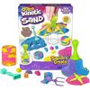Kinetic Sand, Set Squish N' Create, Sabbia Colorata in 3 Variazioni, 3+ | 5 Accessori e Formine, Atossica e Ipoallergenica, Senza Glutine Frumento e Caseina, Non Secca Mai, Non Macchia