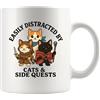 Panvola Tazza con scritta easily distracted by cats and side quests gamer, 325 ml, colore: bianco